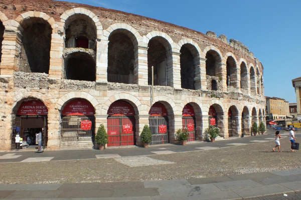 Arena di Verona vista esterna
